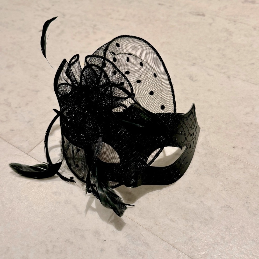 Venetian Mask, black with rhinestones
